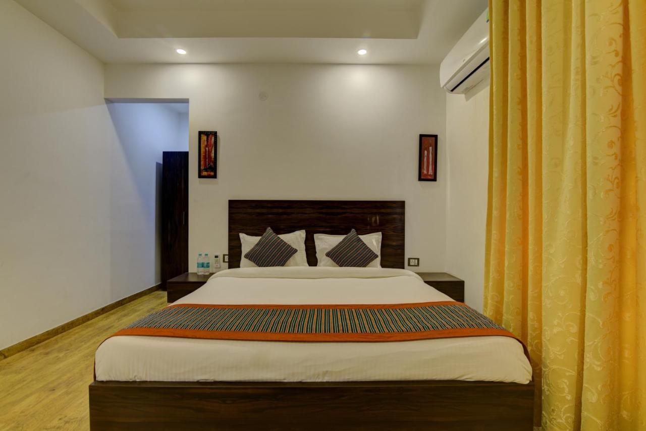 Country Inn Hotels & Resorts Vrindāvan エクステリア 写真