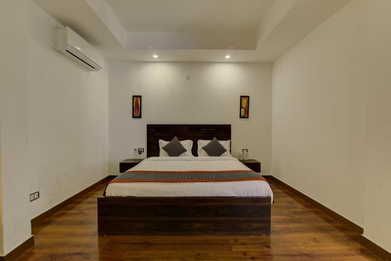 Country Inn Hotels & Resorts Vrindāvan エクステリア 写真